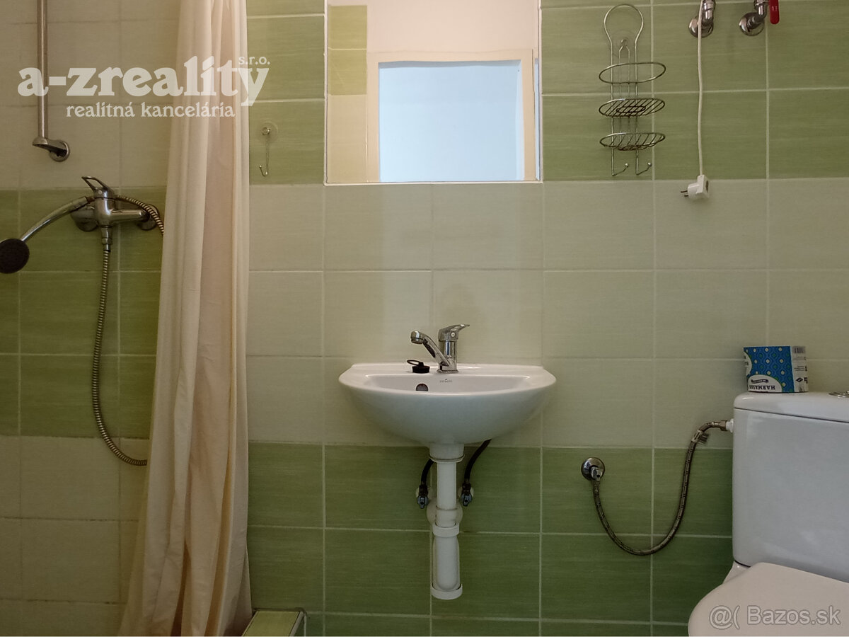 Ponúkame na predaj pekný penzión v Patinciach - 8