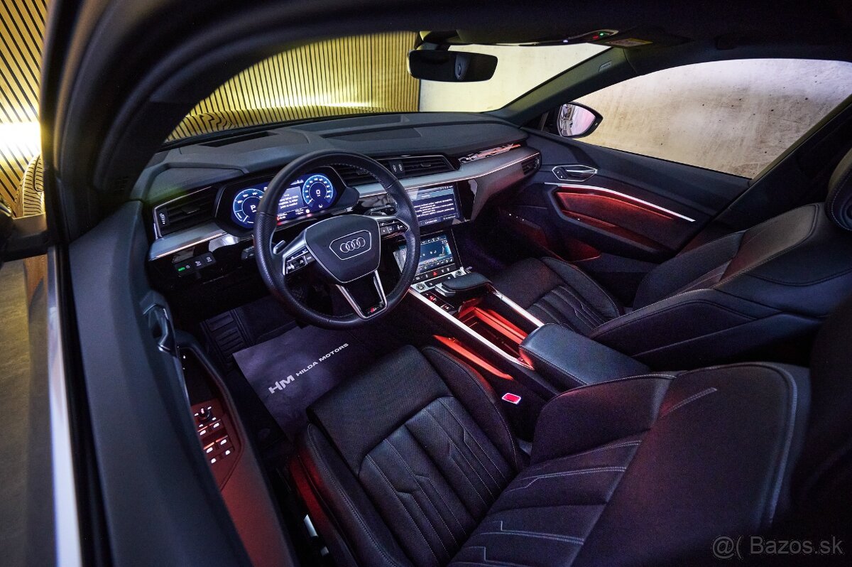 Audi e-tron 55 300kW S-line DigiLED Matrix NightV Pano Tažné - 8