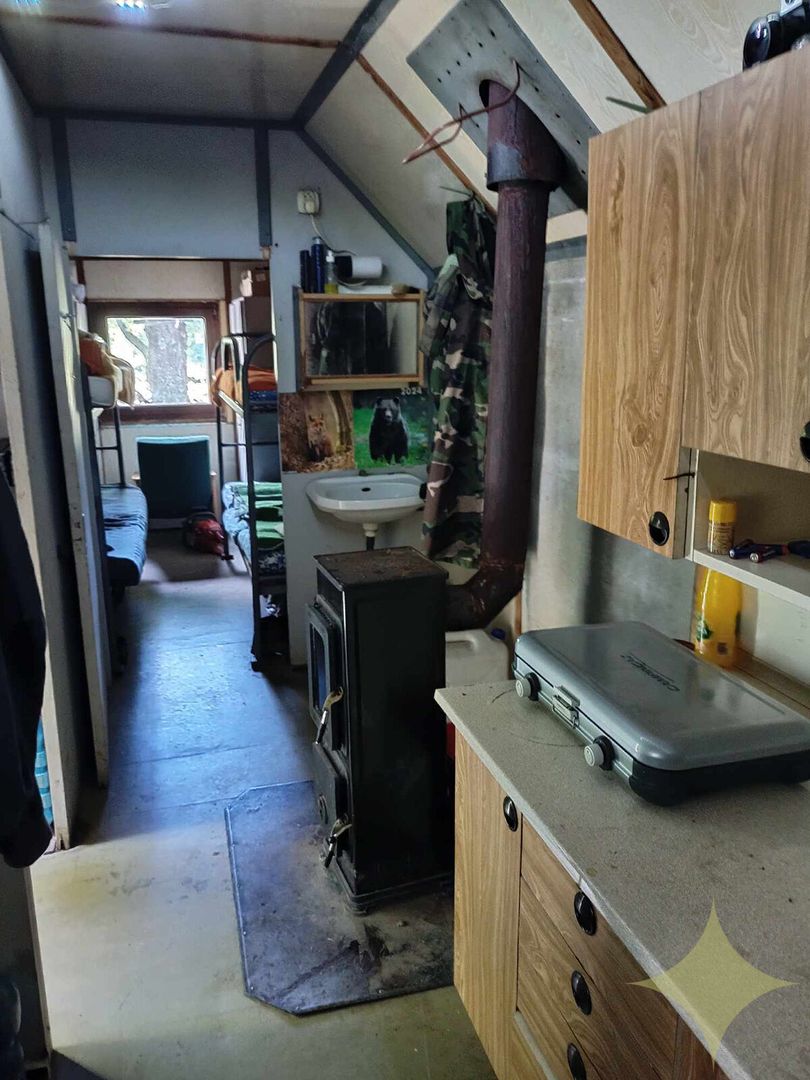 Predaj, pozemok na kraji lesa v južnej časti Záježovského c - 8