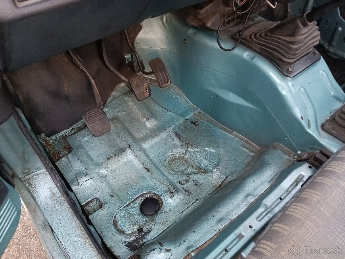 Predám Suzuki Samurai 1,3i - 8