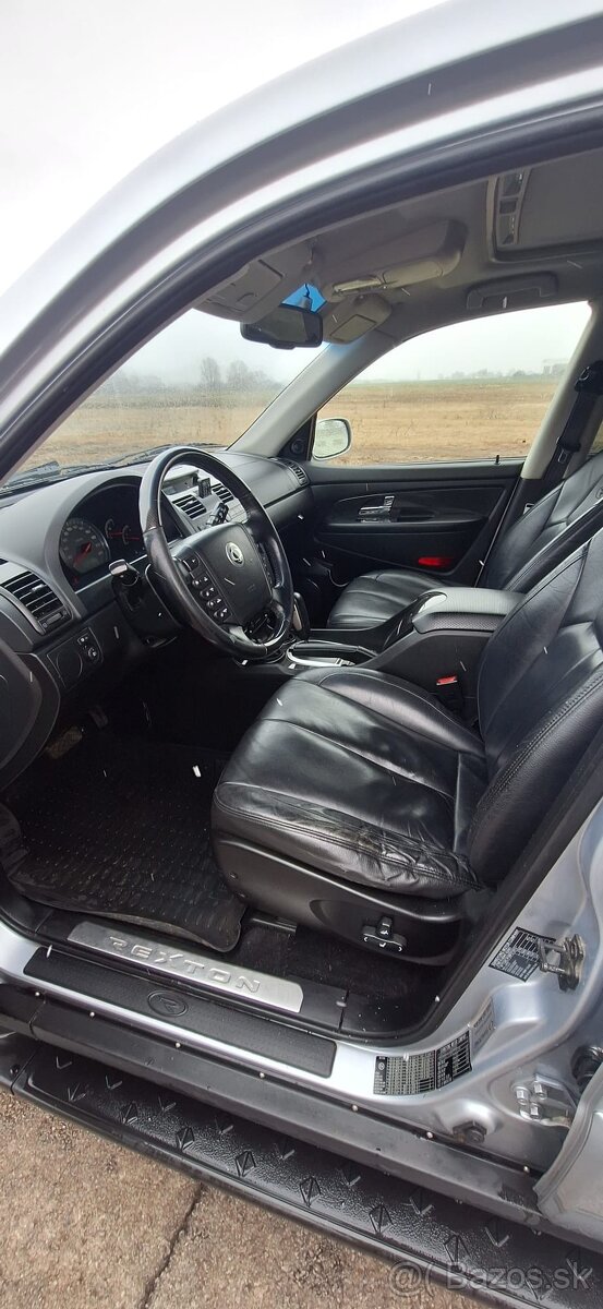 SsangYong Rexton 2.7 D - 8