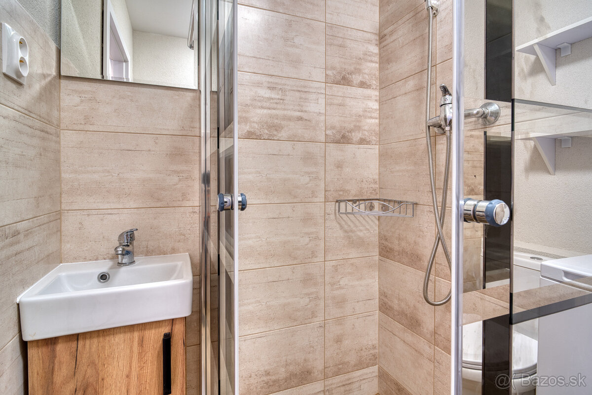 Na prenájom garsónka v centre Serede - 8
