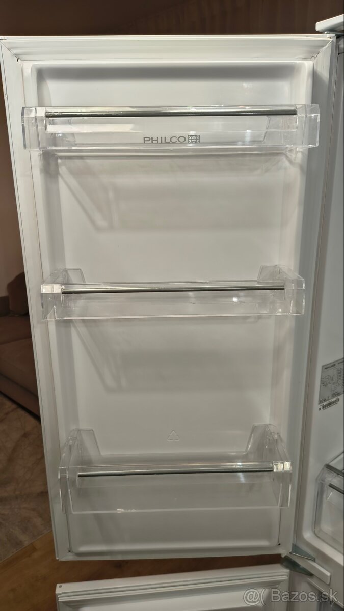 VSTAVANÁ CHLADNIČKA Philko - 8
