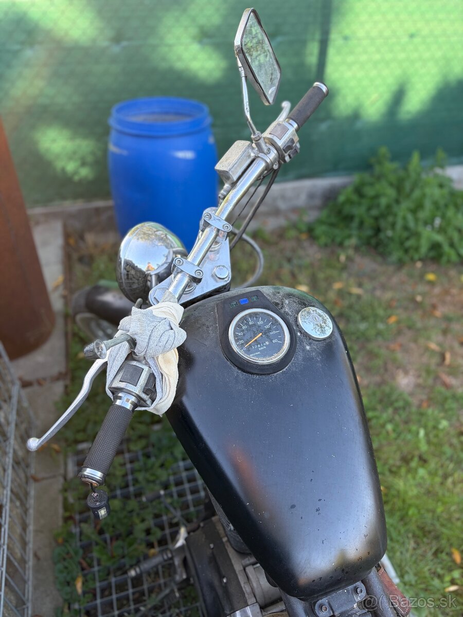 Suzuki Savage 650 Bobber - 8