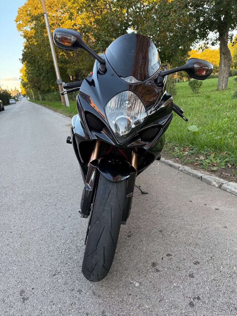 Suzuki GSXR 1000 K7 - 8