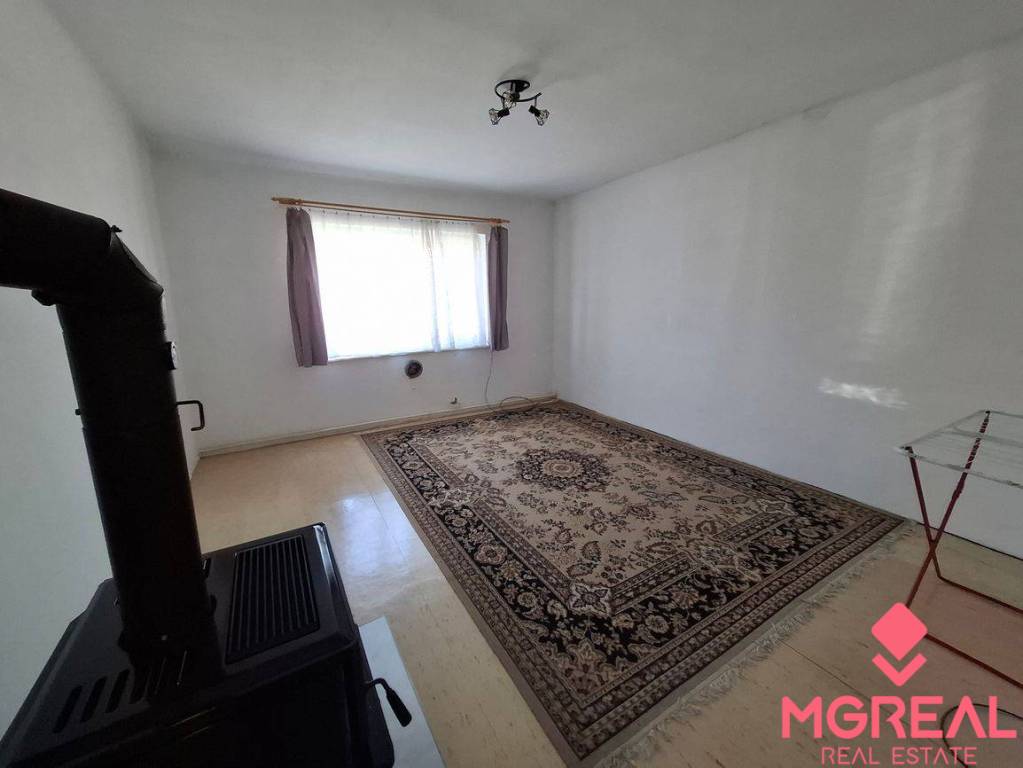 Rodinný dom s veľkým pozemkom - Kamanová - 8