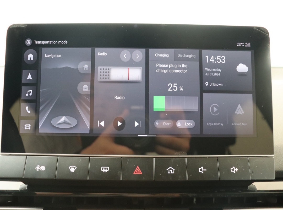 MG 4 LUXURY 64kwh - NOVÉ - MAX VÝBAVA - 8