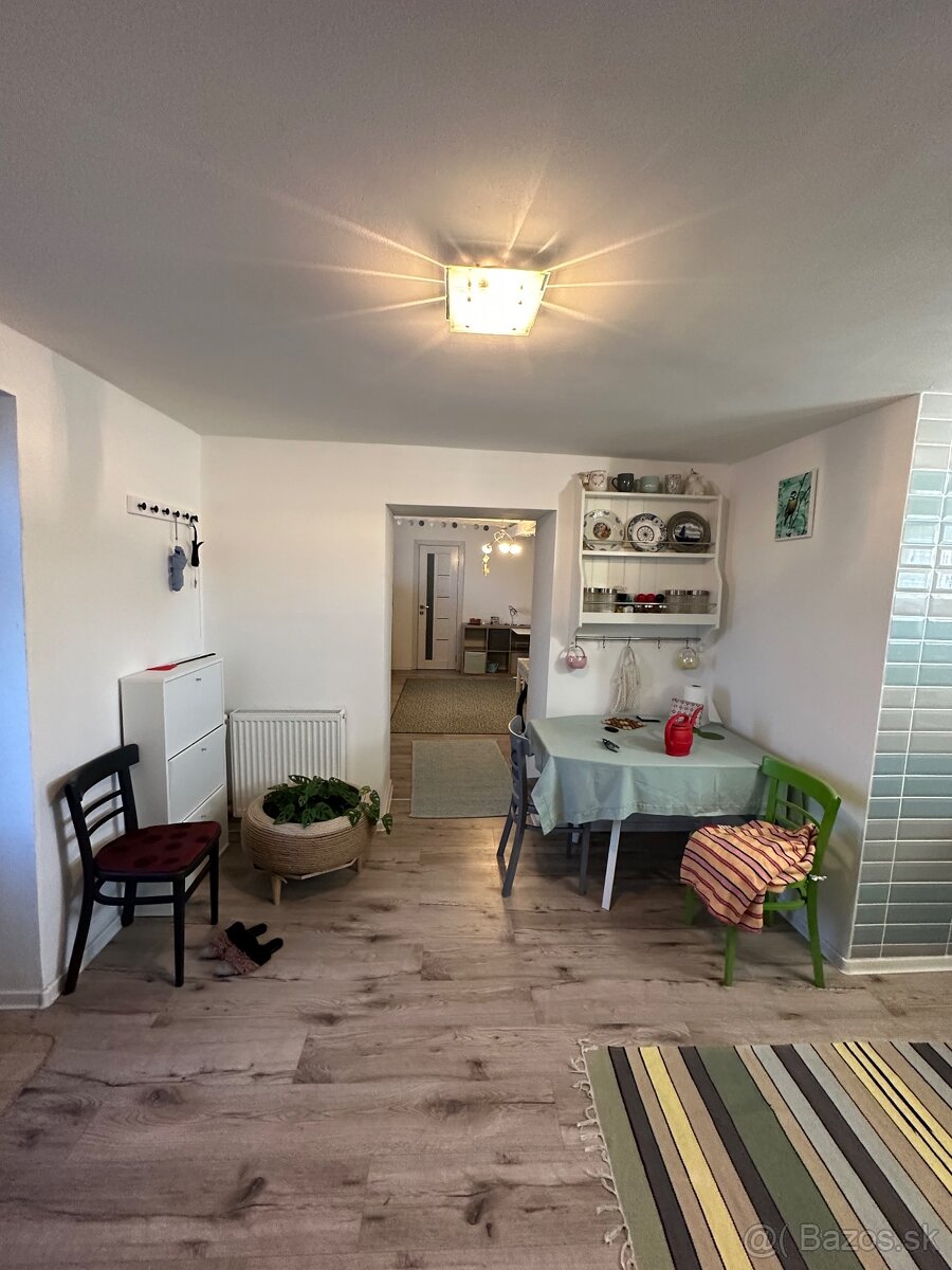 Na predaj rodinný dom v Medveďove - 8