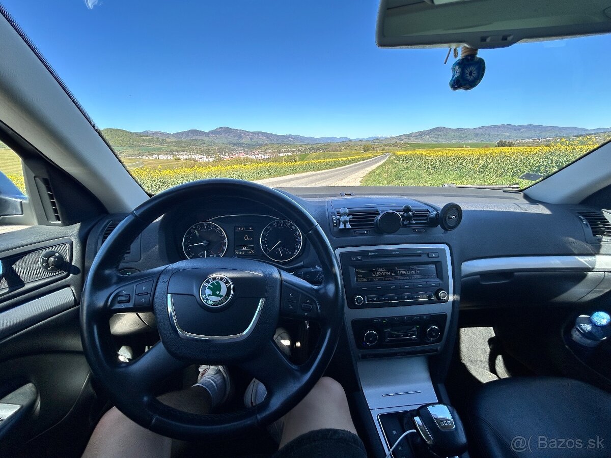 Skoda Octavia 1.6 TDi 77kw DSG - 8