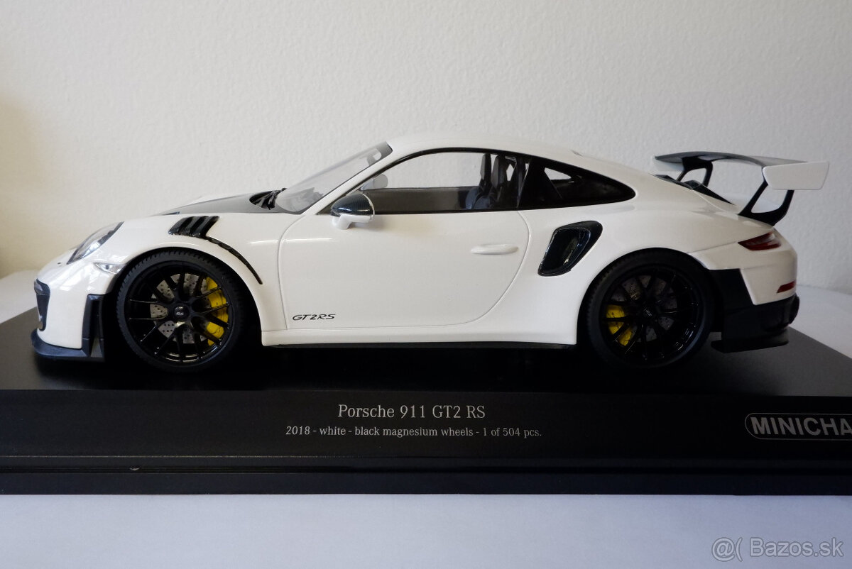 Porsche 911 GT2RS White/Black - 8