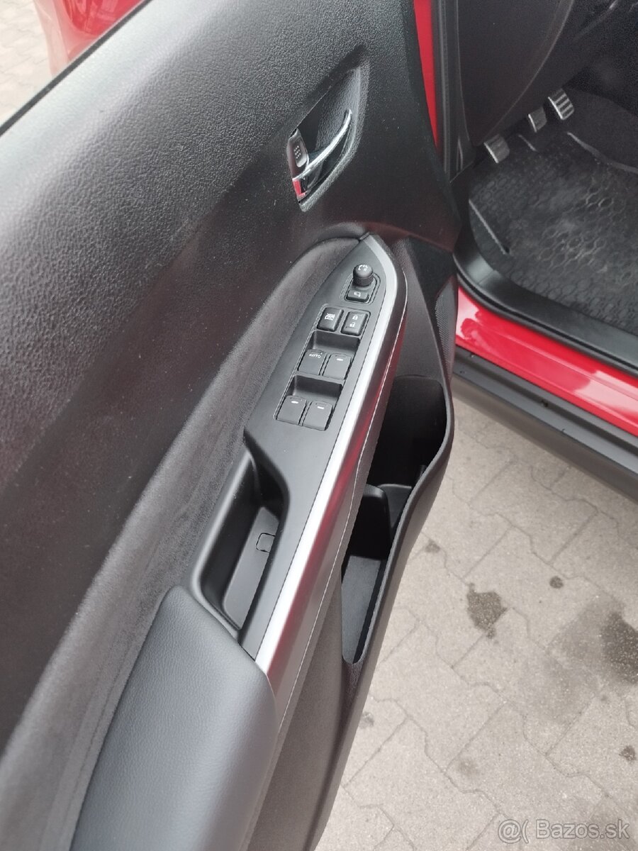 suzuki vitara 1.4 rok 2024 - 8