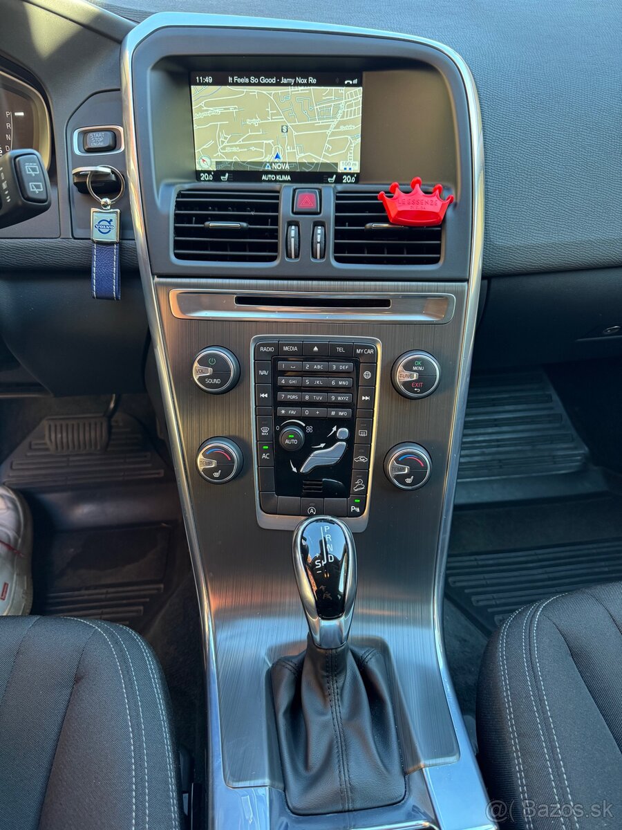 Predám Volvo XC60 AWD - 8