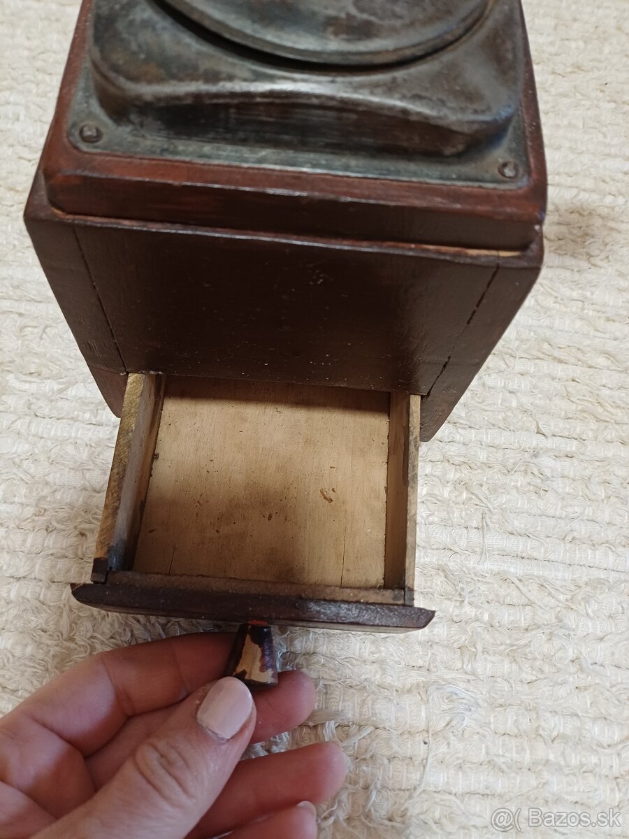 Mlynček - starožitný - 8