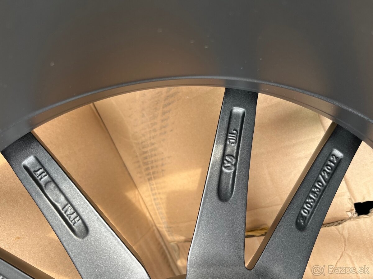 VW PASSAT PRETORIA 19" nové, originál VW - 8