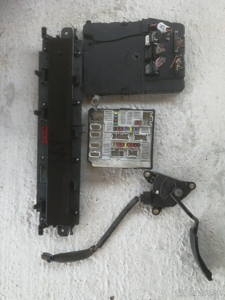 Rozpredám Renault Scenic ll 1,9 dci 96kw F9Q - 8