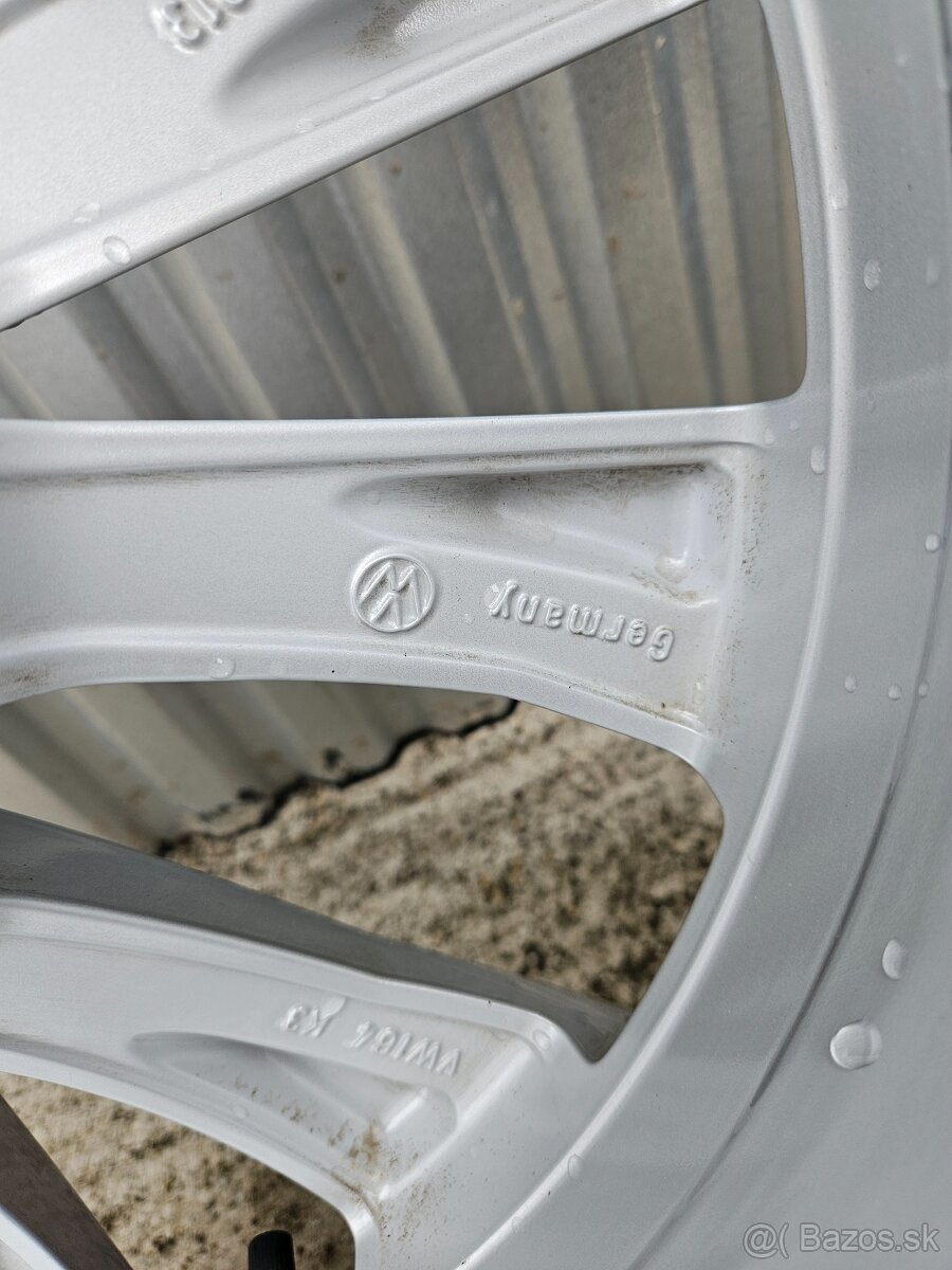 Volkswagen Montana R17 - 8