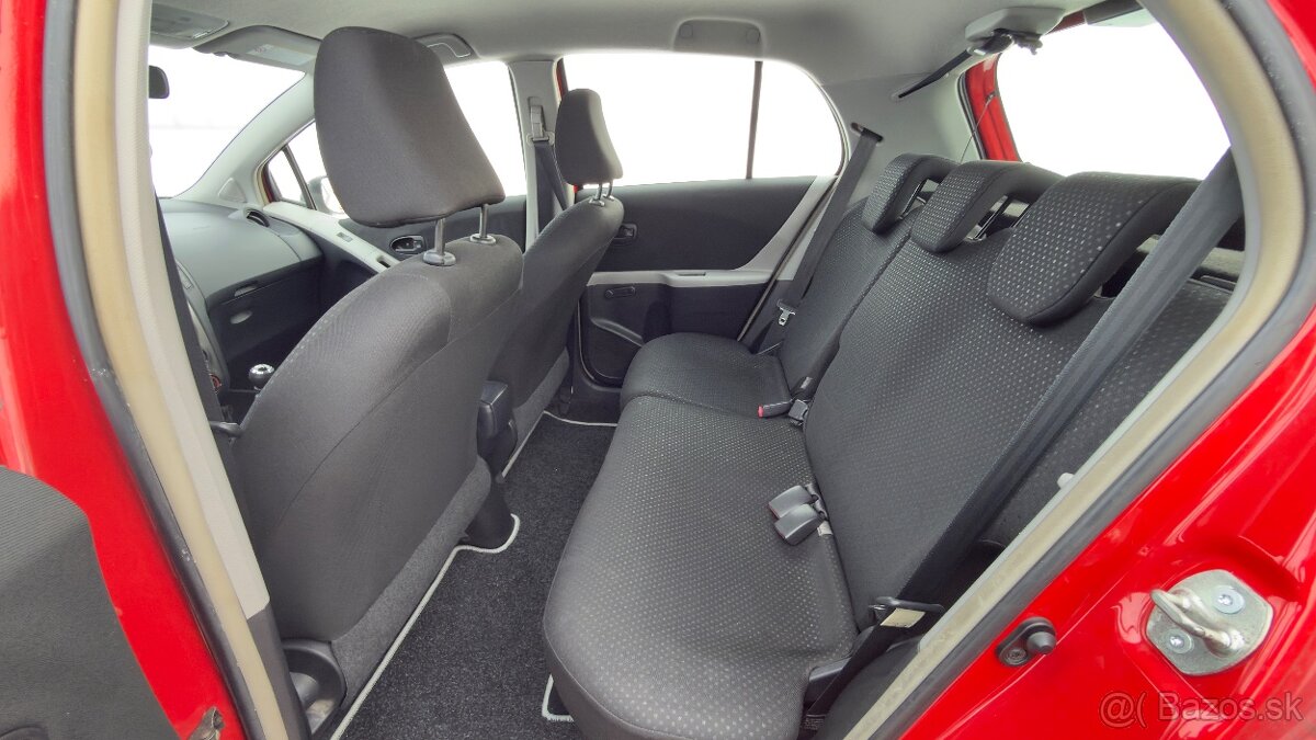 Toyota Yaris 1.3 2011 - 8