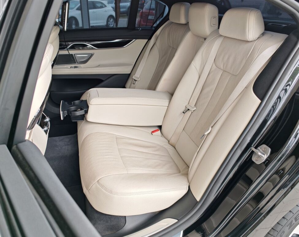 BMW Rad 7 730d xDrive A/T - 8