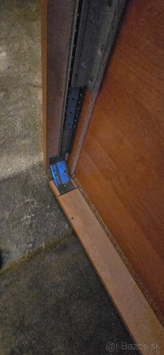 Jedálenský stôl a stoličky - 8