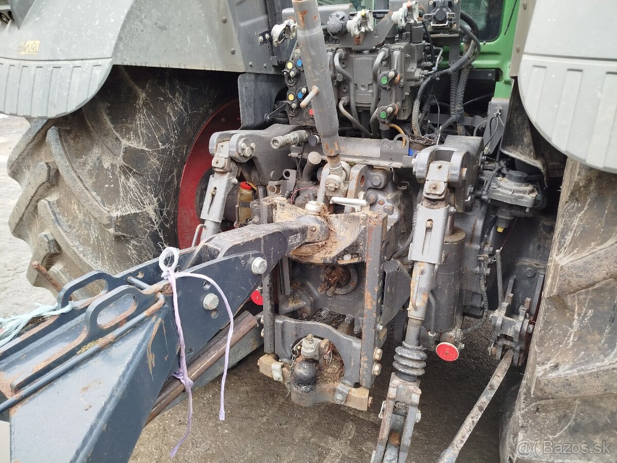 traktor FENDT 824 VARIO - 8