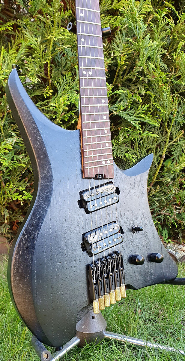 Multiscale headless gitara - 8