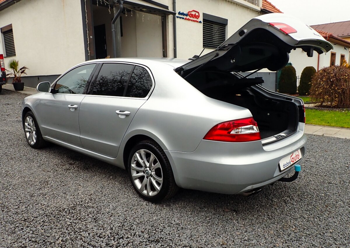 ŠKODA SUPERB sedan 1.8TSI-137tis km-118kw-MANUAL-XENON-NAVI- - 8