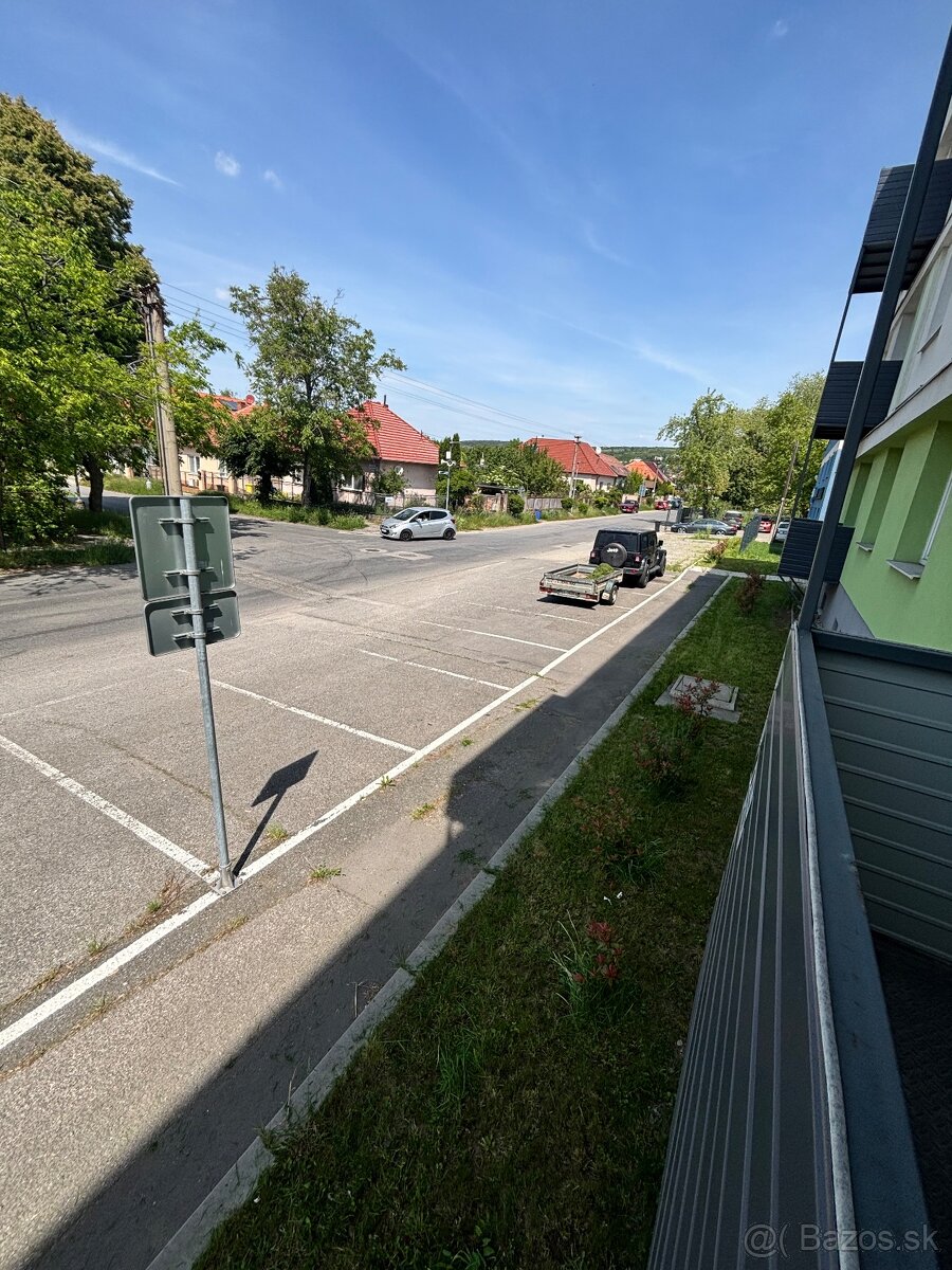 predam 2.izbovy byt s vlastným parkovacím miestom - 8
