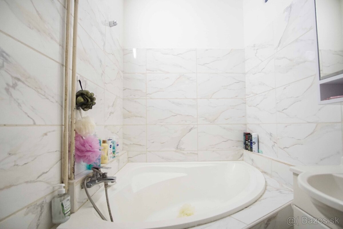Tehlový 2-izbový byt v centre, Nové Zámky - 8