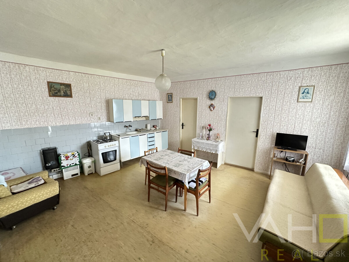 Rodinný dom s veľkým pozemkom a potenciálom – Siladice - 8