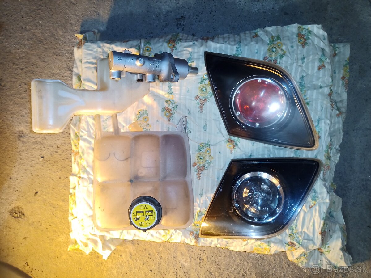 Rozpredam Mazda 3 1,4b 2004 - 8