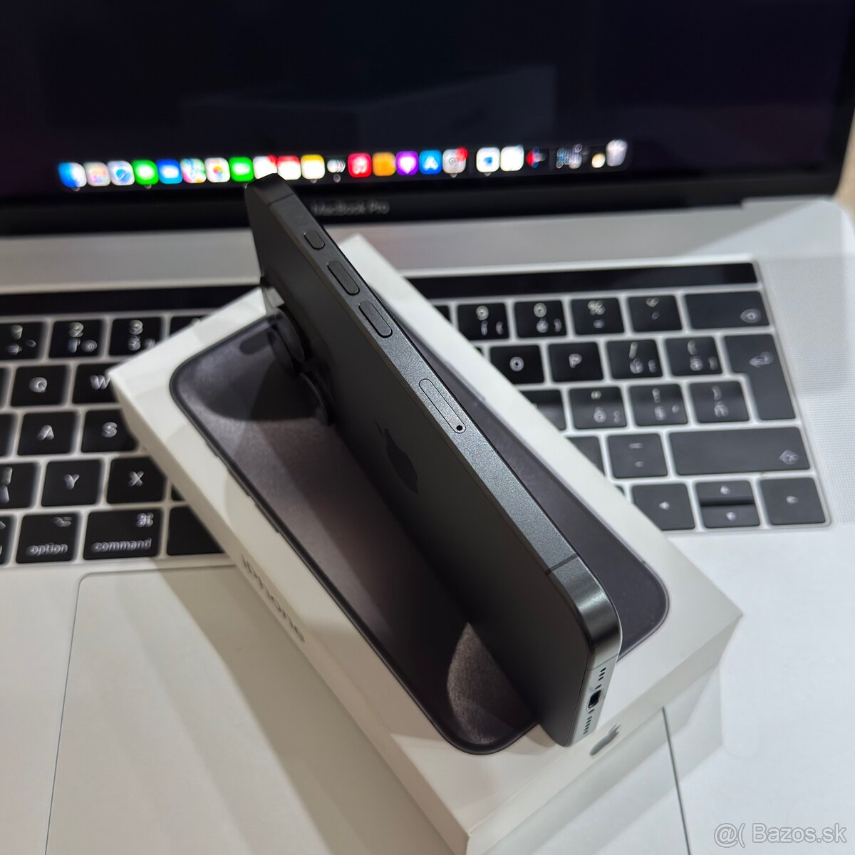 Apple iPhone 15 Pro 512GB - 8