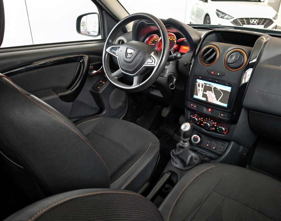 Dacia Duster 1.5 dCi 80KW Comfort 4x4 - 8