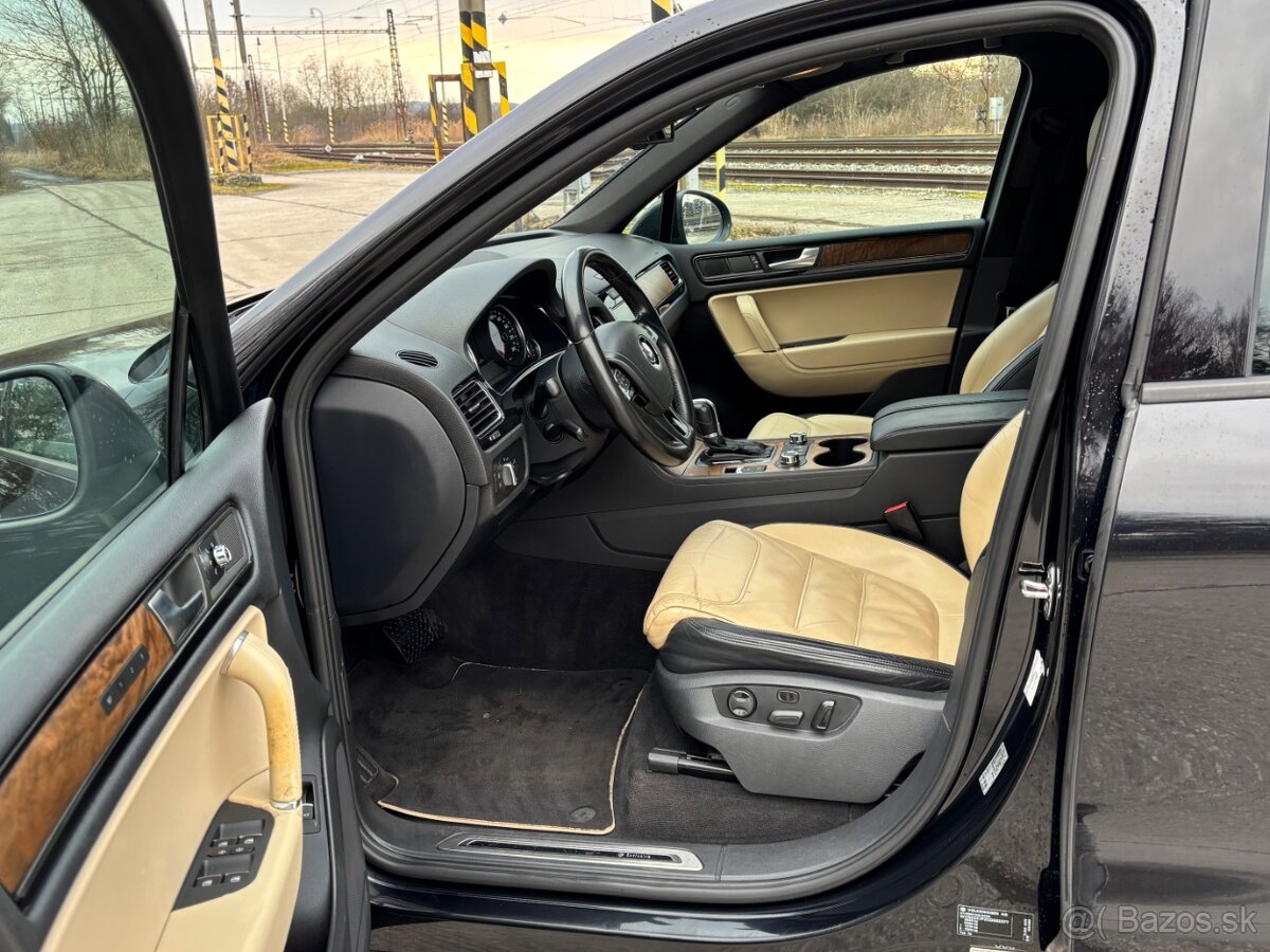 Volkswagen Touareg 3.0TDI Exclusive - 8