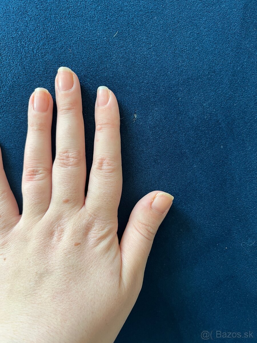 Zamatový modrý gauč - 8