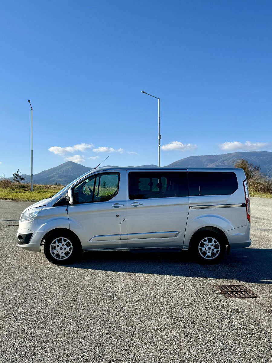 TOURNEO CUSTOM 2,2 114kw,po GO,TitaniumX, 8 míst,nez.top,DPH - 8
