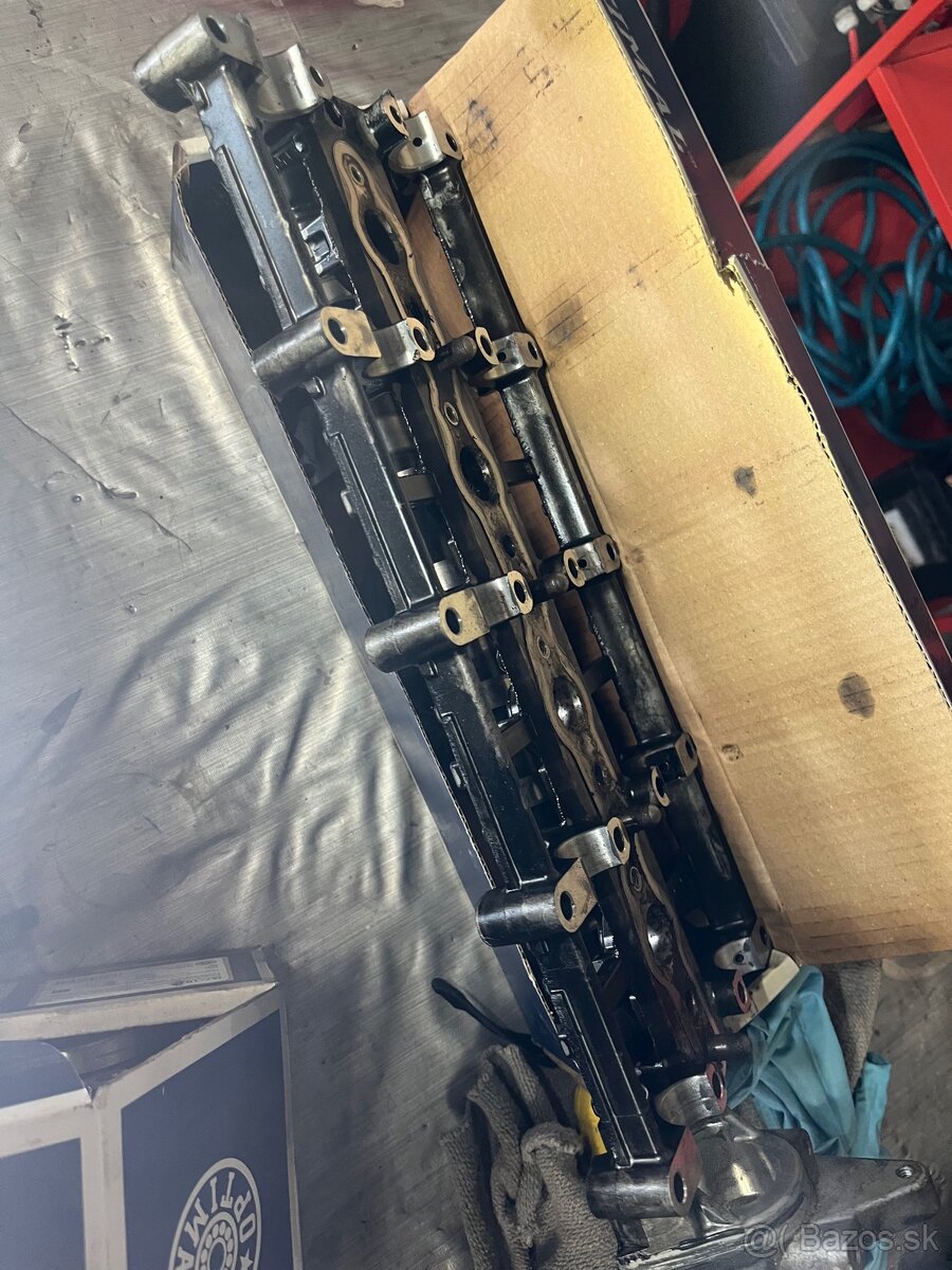 Hlava motora KIA sportage - 8