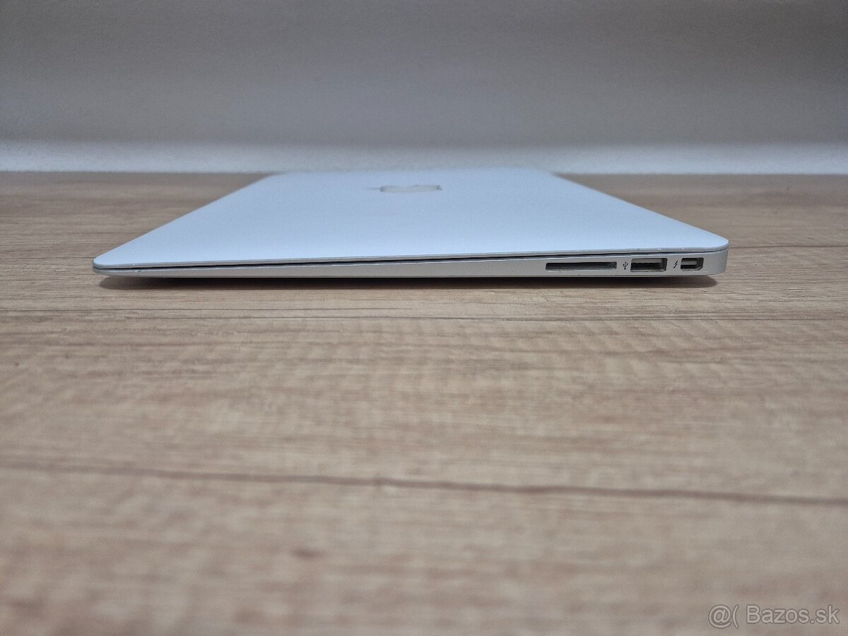 MacBook Air (13-inch, 2015) /Intel Core i5/4GB RAM/128GB SSD - 8