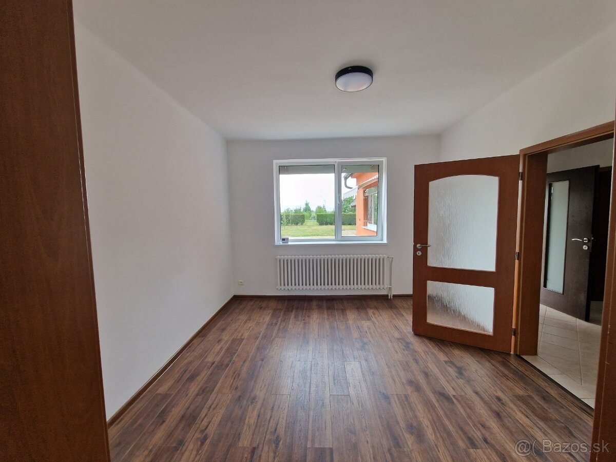 3 izb.rodinný dom v Šúrovciach na pozemku o výmere 3606m2 - 8