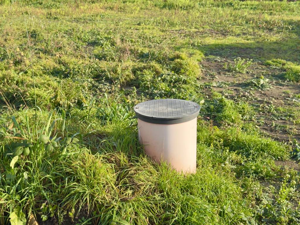 NA PREDAJ Stavebný pozemok 640 m2, obec Kvetoslavov, ul. Ma - 8