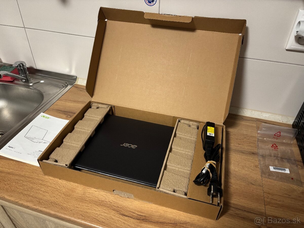 15.6"/Acer Notebook/4GB RAM DDR5/128GB NVMe// SSD/AMD Radeo - 8