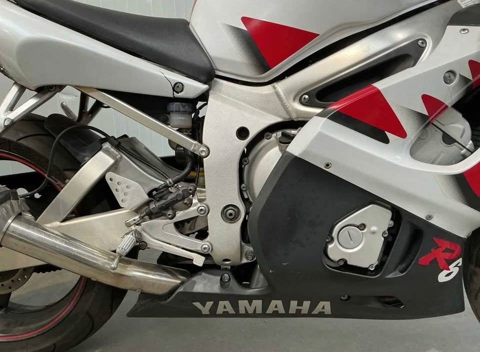 Yamaha YZF-R6 - 8