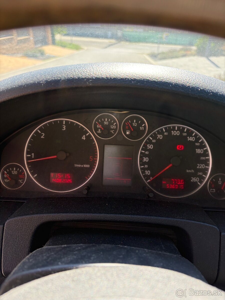 Audi A6 QUATTRO - 8