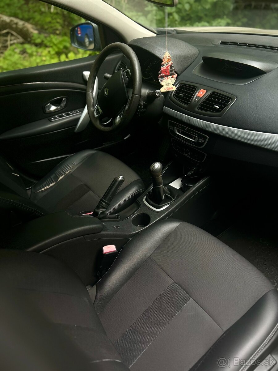 Renault Fluence 1.6 benzín motor K4M, STK/EK do 11/2026 - 8