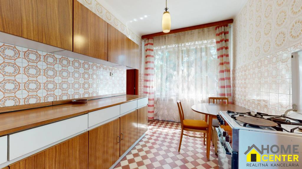 NOVÁ CENA NA PREDAJ 4 IZBOVÝ RODINNÝ DOM S GARÁŽOU A KRÁSNY - 8