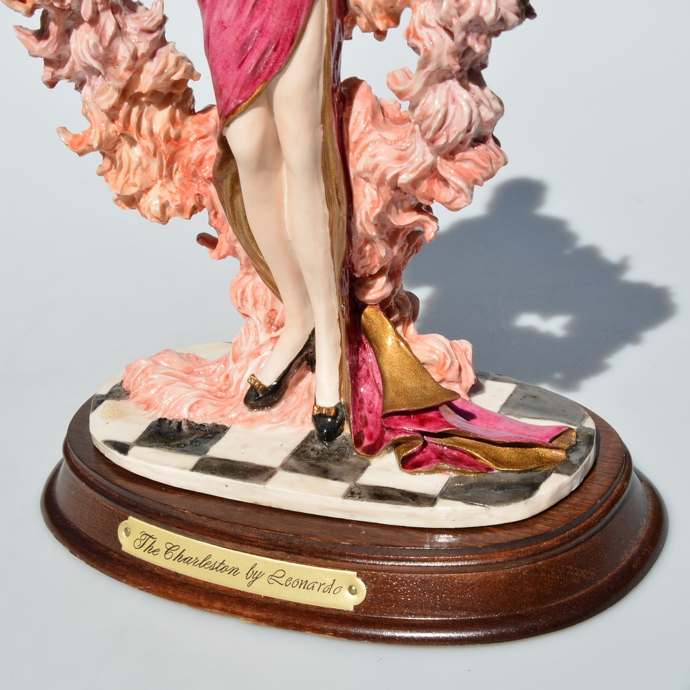 2 zberateľské sošky na drevenom podstavci - Tanečnice - 8