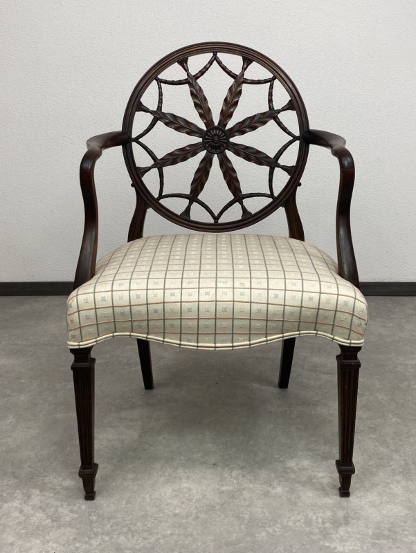 Elegantné kreslo v štýle Hepplewhite - 8