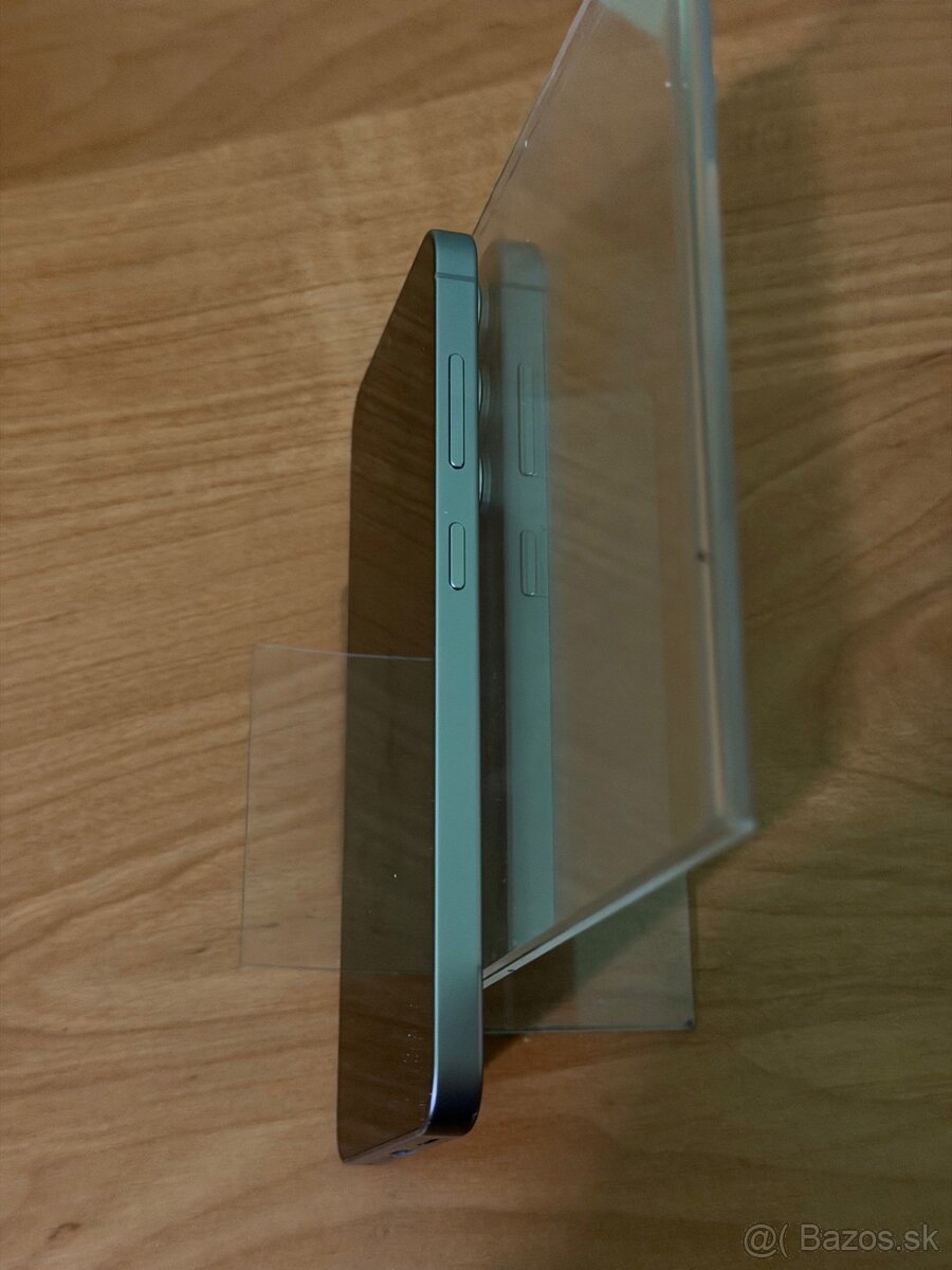 PREDANÉ Dobrý deň Ponúkam na predaj Samsung Galaxy S25 256GB - 8