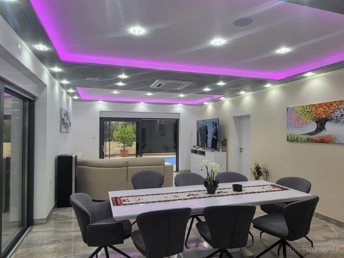 Vila s bazénom na predaj v centre ostrova Vir, Chorvátsko - 8