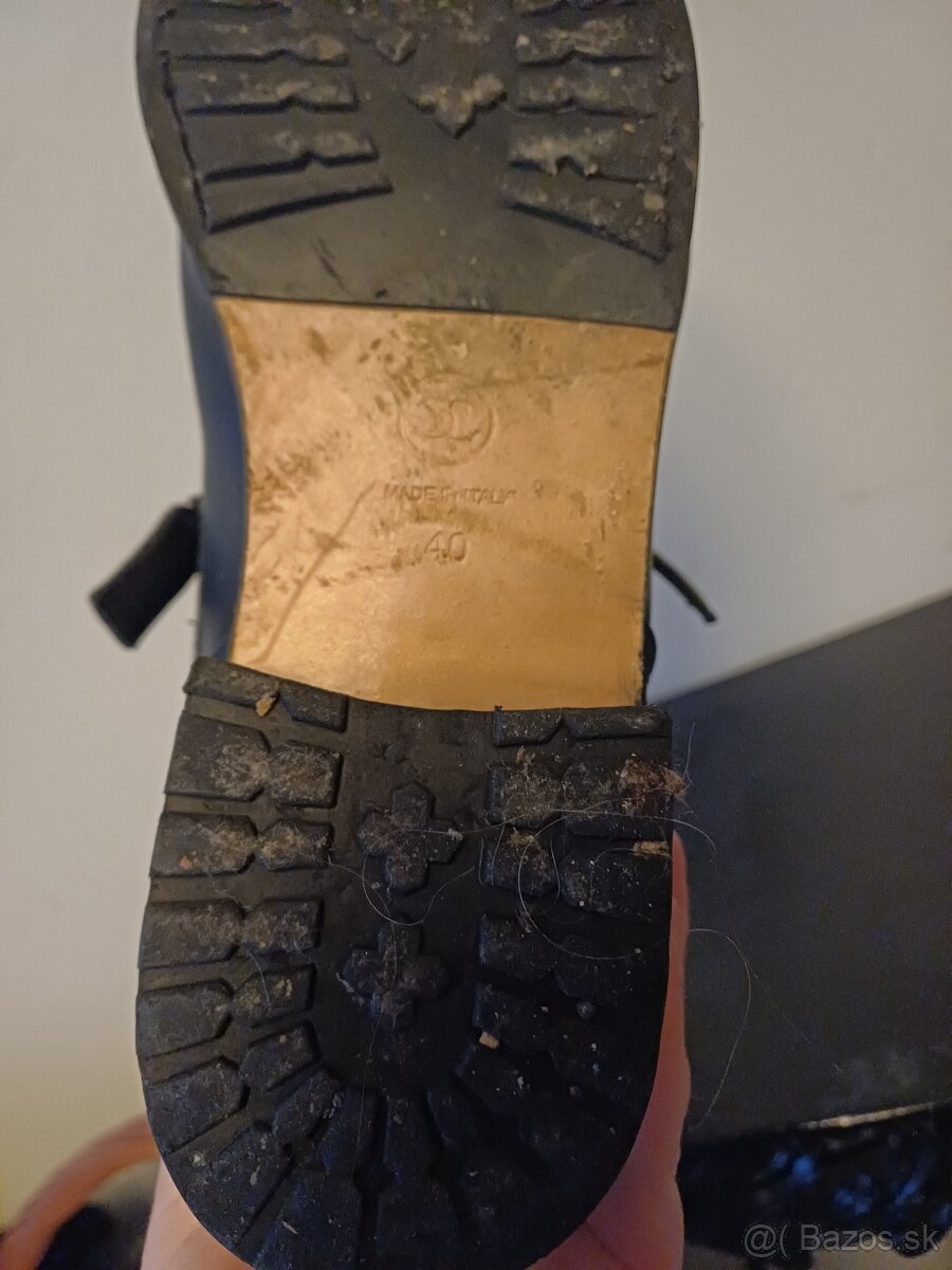 CHANEL čierne čižmy CC z pravej kože. S kovovou špičkou - 8