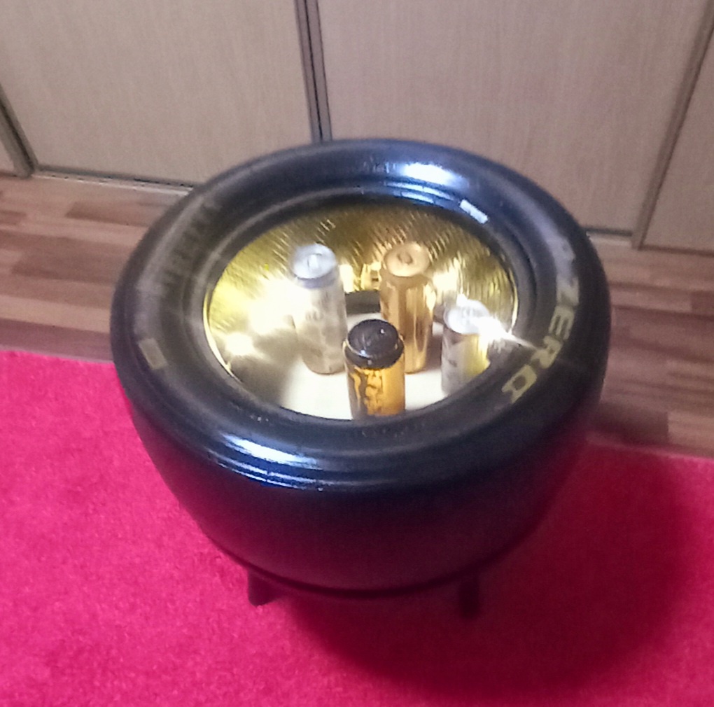 Stôl z pneumatiky formule 3000 - 8